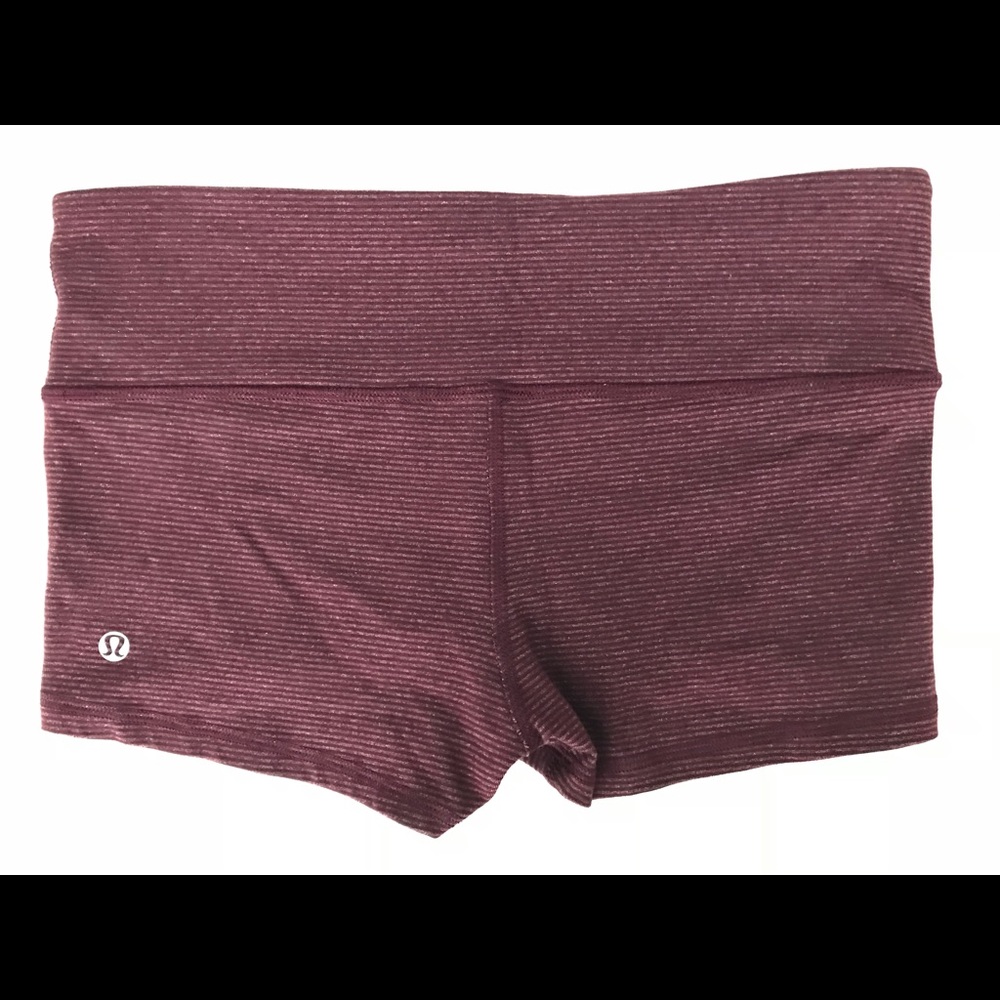 Lululemon like new fitted yoga/running shorts